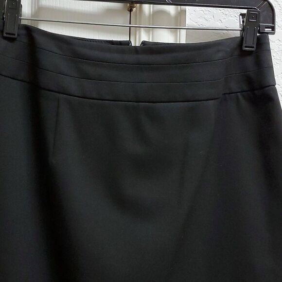 Barney's New York, Classic Black Pencil Skirt, Size 4 - Picture 5 of 6